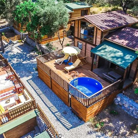 Baharoglu Life House Faralya بيت خشبي *